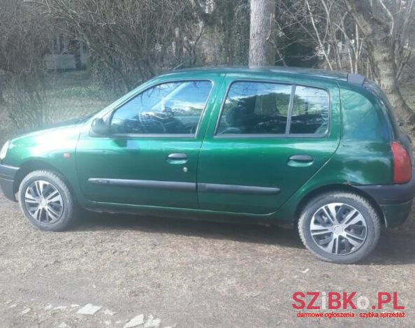 2001' Renault Clio photo #2