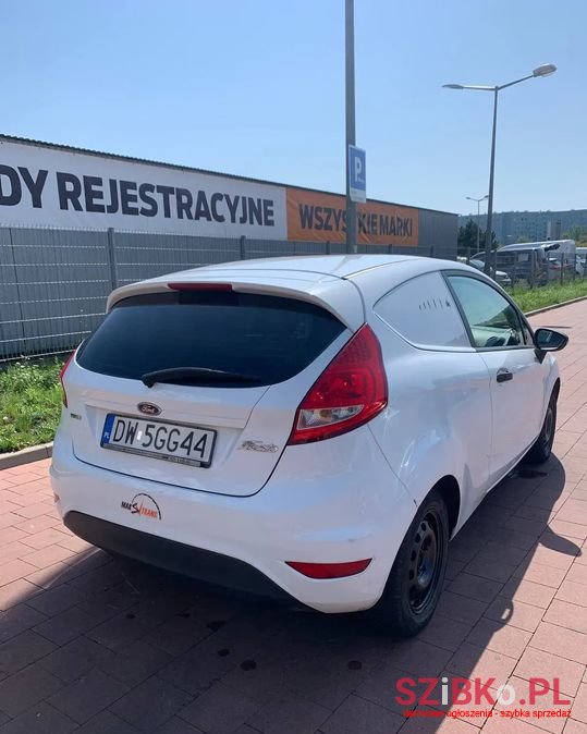 2011' Ford Fiesta photo #5