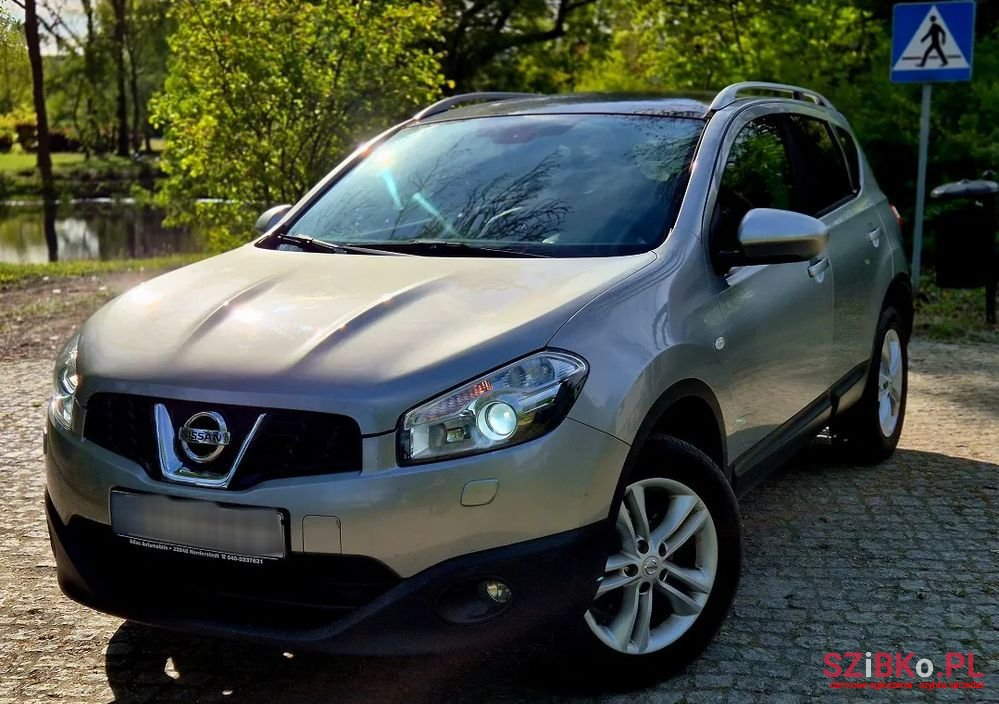 2010' Nissan Qashqai 2.0 Tekna photo #2