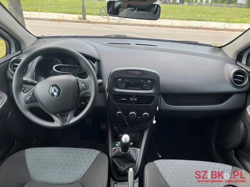 2015' Renault Clio photo #6