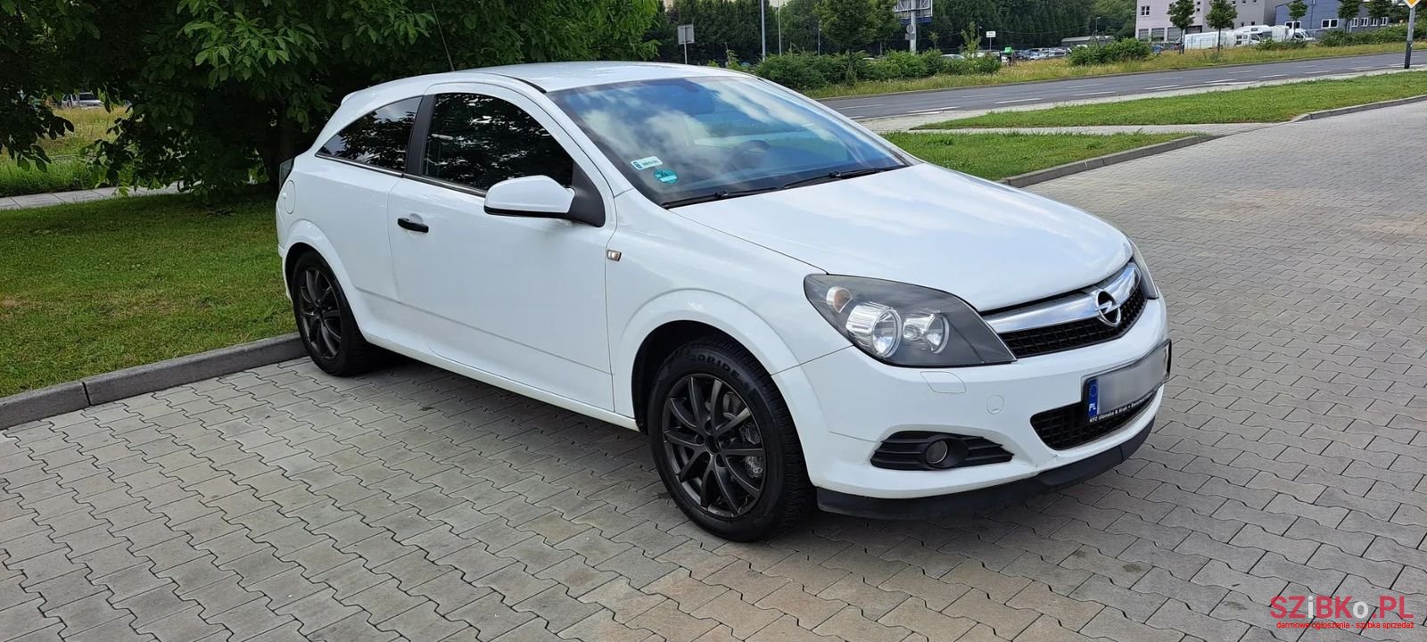 2009' Opel Astra photo #1
