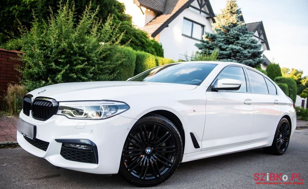 2019' BMW 5 Series 520D Xdrive Sport photo #1
