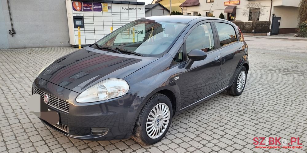 2009' Fiat Grande Punto photo #1