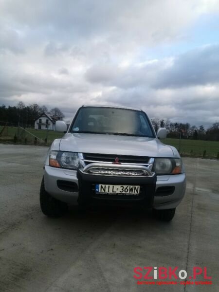 2002' Mitsubishi Pajero photo #6