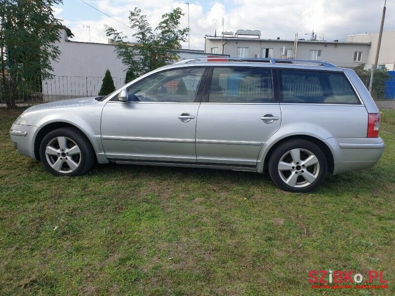 2004' Volkswagen Passat photo #6