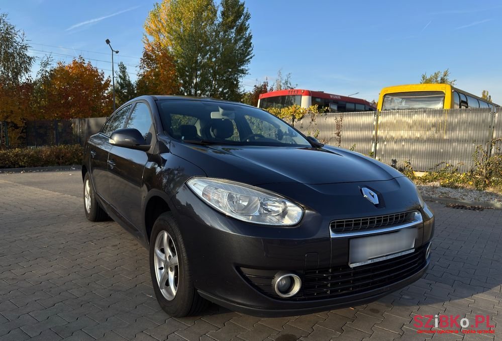 2011' Renault Fluence 1.6 16V Expression photo #4