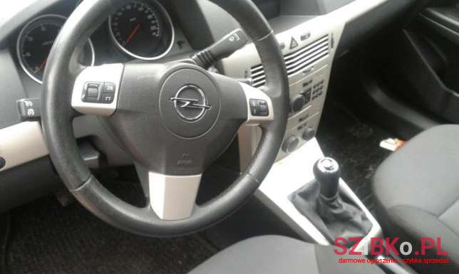 2008' Opel Astra photo #3