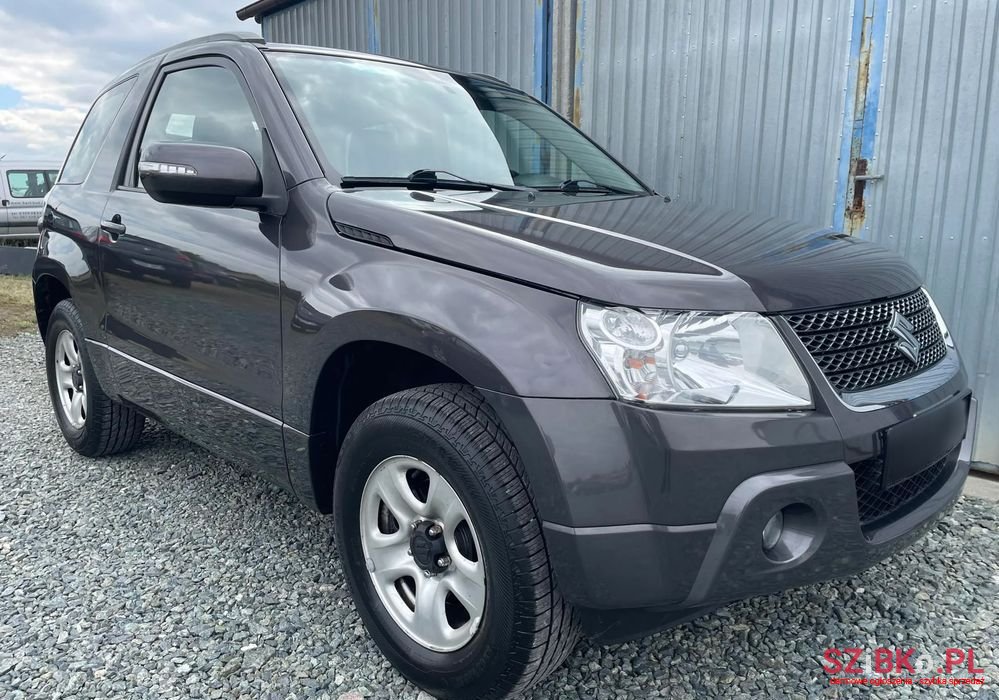 2010' Suzuki Grand Vitara photo #1