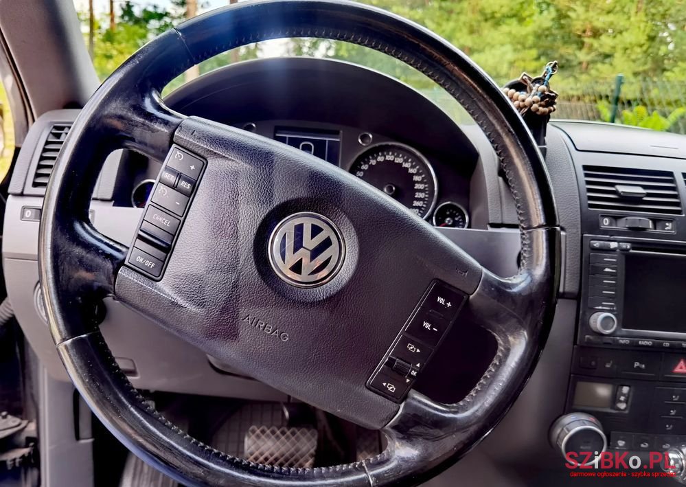 2007' Volkswagen Touareg photo #4