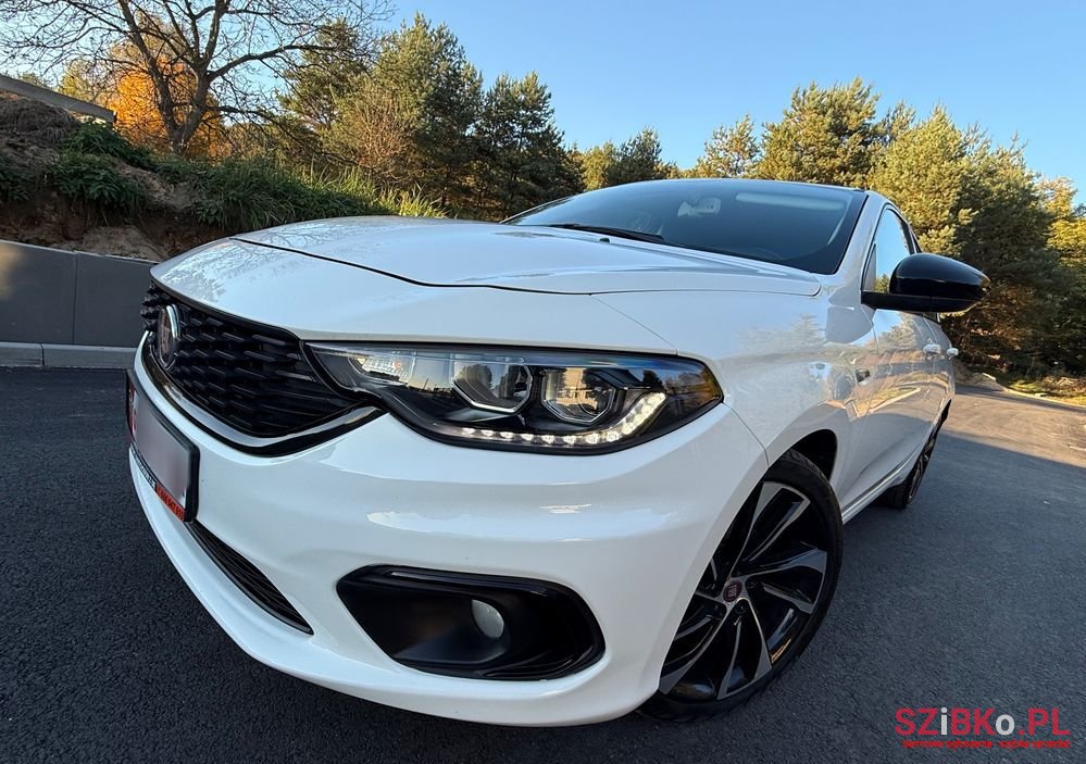 2017' Fiat Tipo photo #4