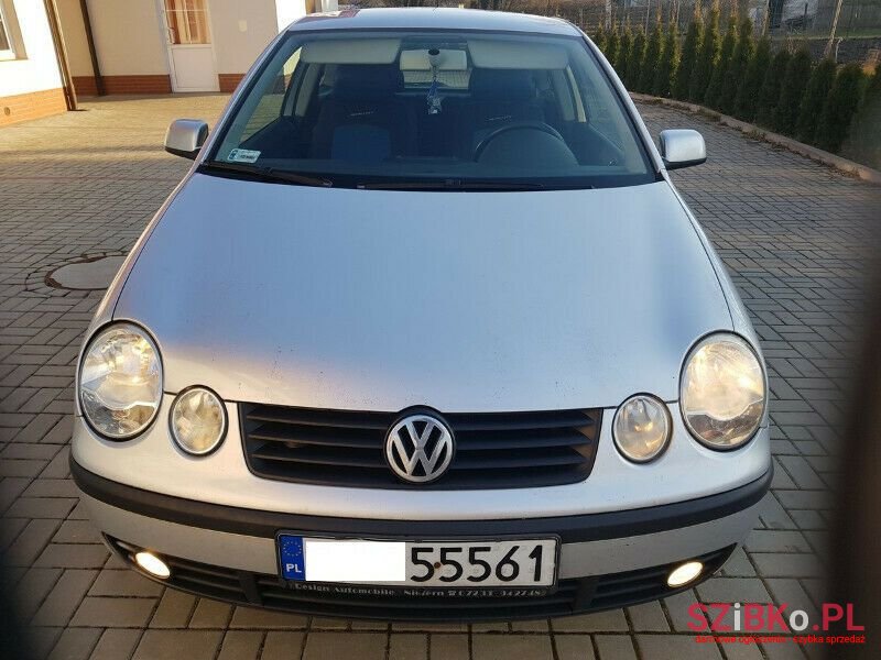 2002' Volkswagen Polo photo #5