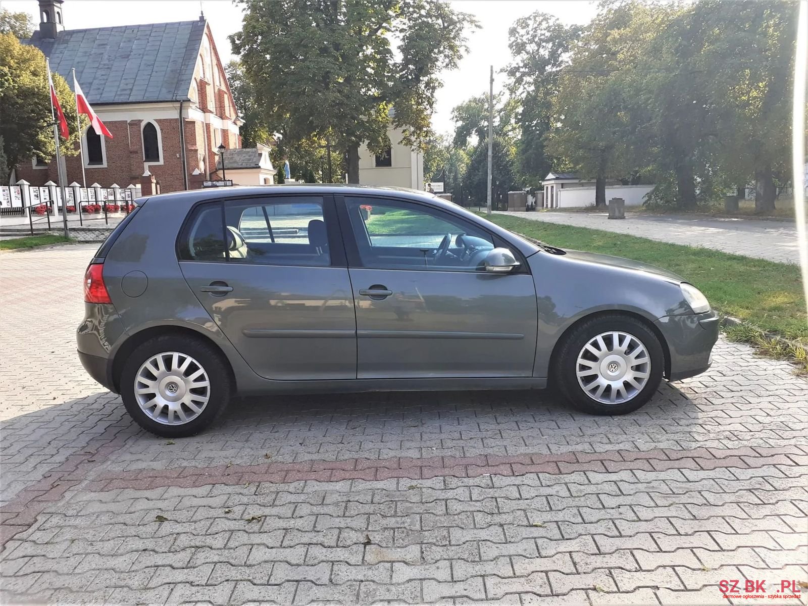 2004' Volkswagen Golf photo #5