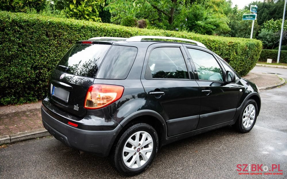 2011' Fiat Sedici photo #5