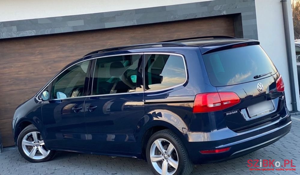 2011' Volkswagen Sharan photo #6