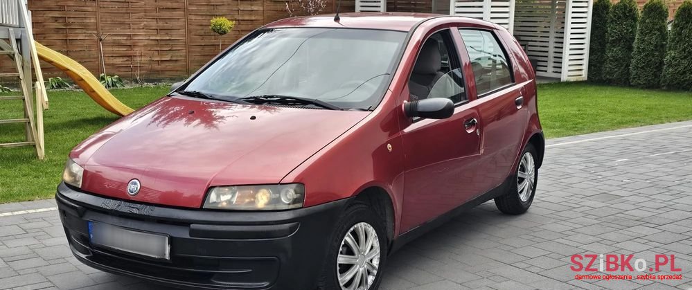 2002' Fiat Punto 1.2 8V photo #1