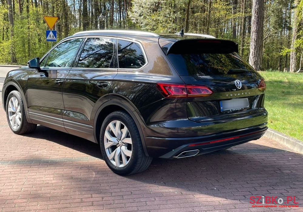 2018' Volkswagen Touareg photo #4