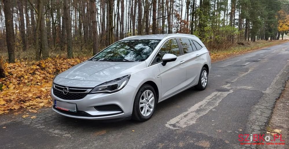 2018' Opel Astra V 1.6 Cdti Enjoy photo #2