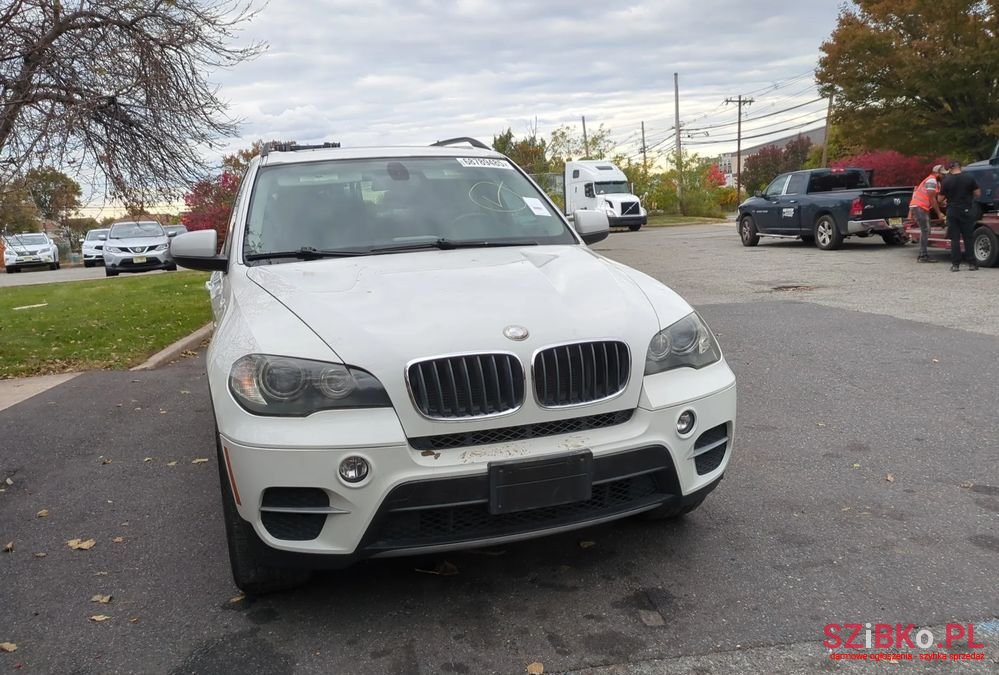 2011' BMW X5 Xdrive35I photo #3