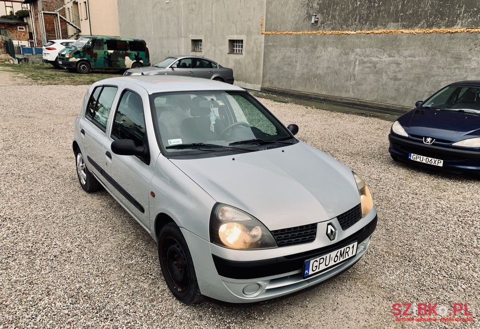 2003' Renault Clio photo #5