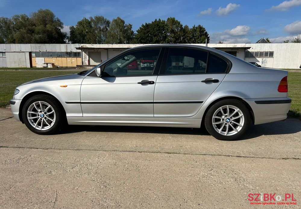2005' BMW 3 Series 316I photo #2