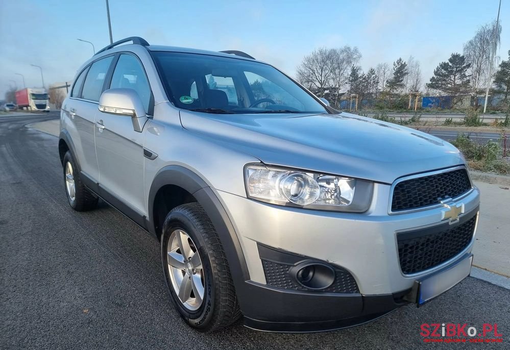 2012' Chevrolet Captiva 2.4 Fwd Lt photo #3