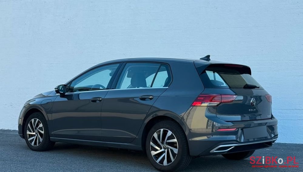 2021' Volkswagen Golf photo #3