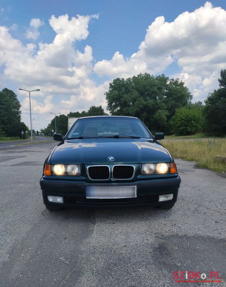 1997' BMW 3 Series 318I photo #2