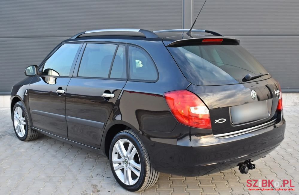 2010' Skoda Fabia photo #2
