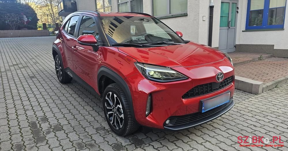 2024' Toyota Yaris Cross Hybrid photo #3