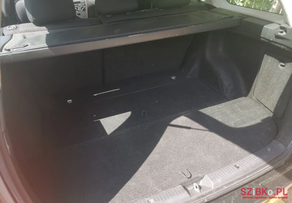 2006' Toyota Corolla 1.4 D-4D Sol photo #6