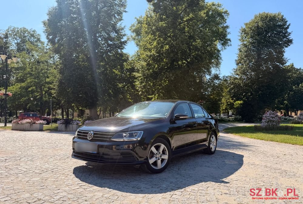 2017' Volkswagen Jetta photo #3