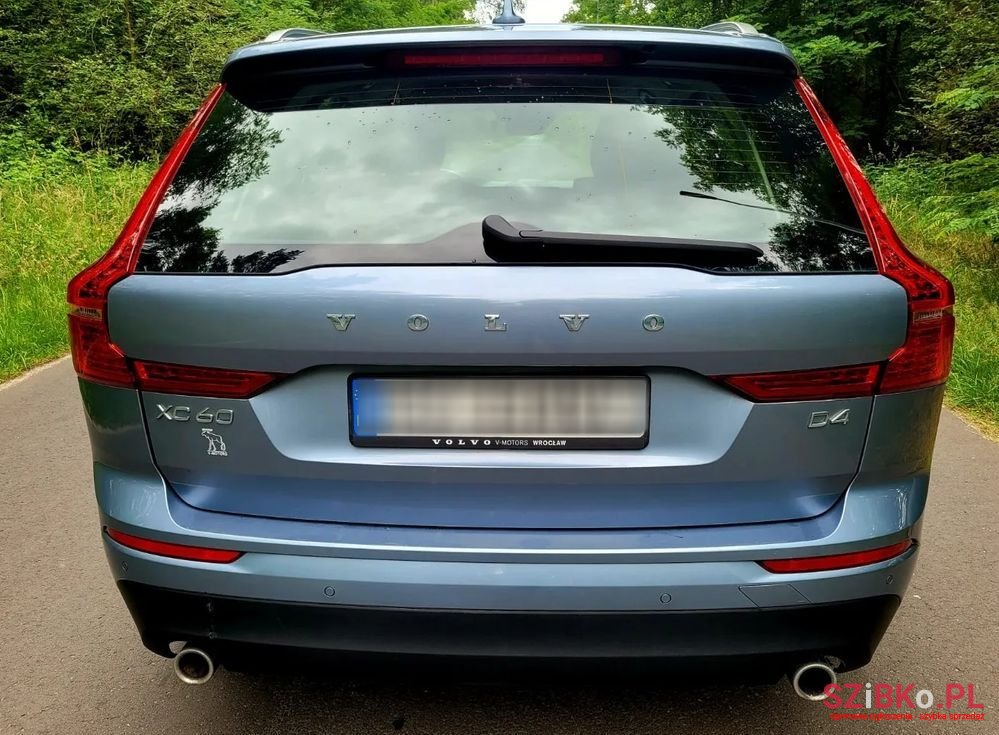 2020' Volvo Xc 60 D4 Momentum photo #4