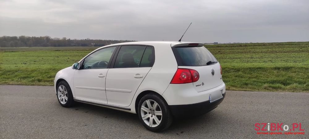 2008' Volkswagen Golf photo #4