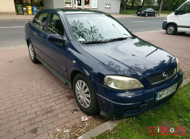 2004' Opel Astra photo #1
