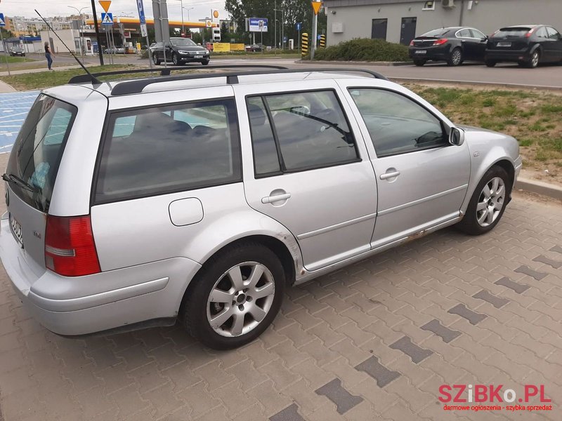 2005' Volkswagen Golf photo #1