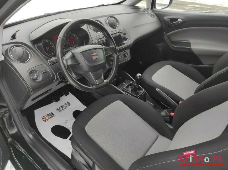 2012' SEAT Ibiza photo #2
