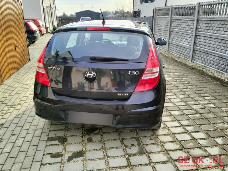 2009' Hyundai i30 1.6 Crdi Base photo #2