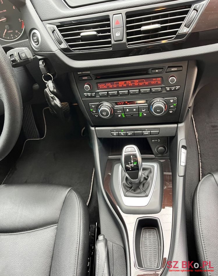 2013' BMW X1 Sdrive18D Xline photo #6