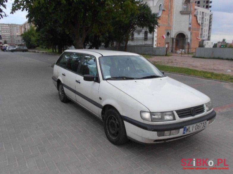 1995' Volkswagen Passat photo #4
