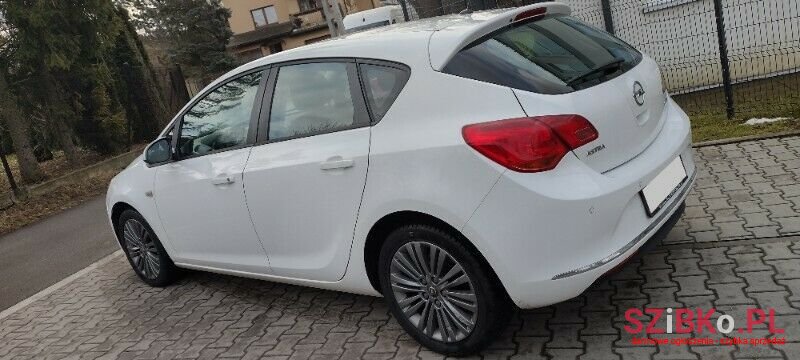 2013' Opel Astra photo #5