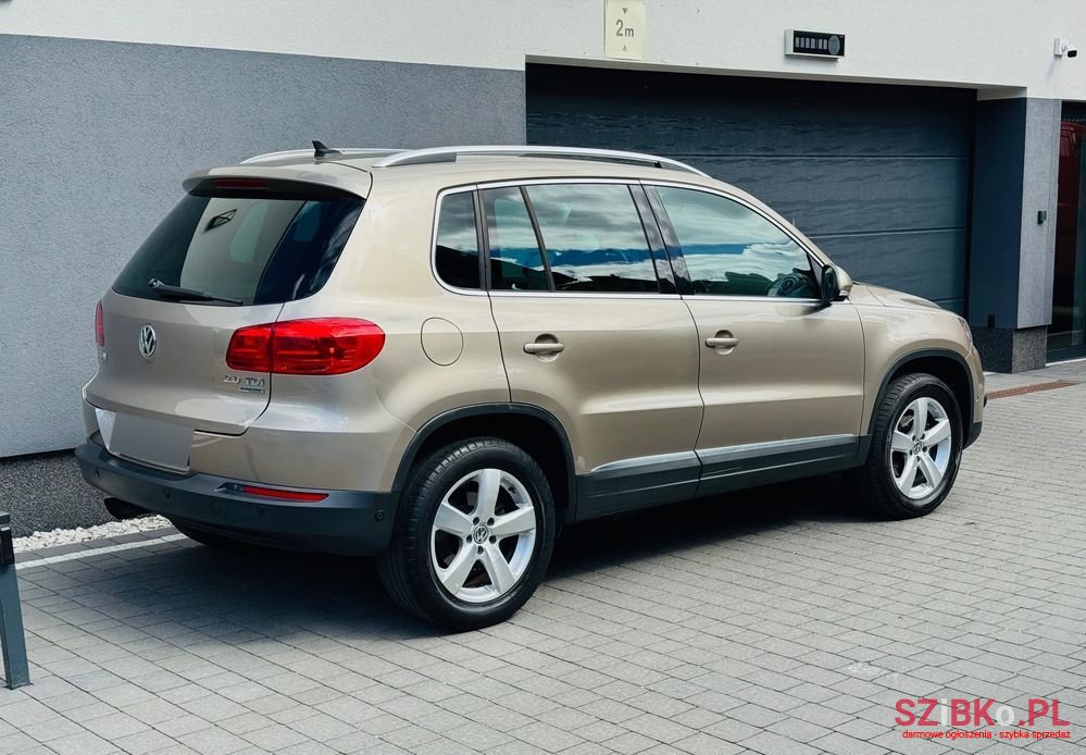 2012' Volkswagen Tiguan photo #3