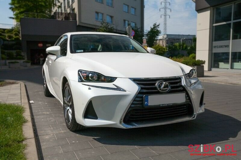 2018' Lexus IS 300 photo #4