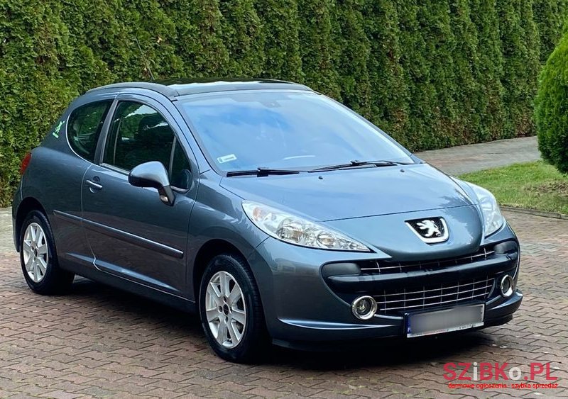 2006' Peugeot 207 1.6 16V Sporty photo #2