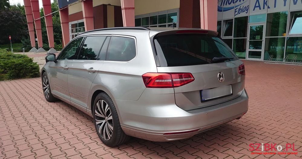 2016' Volkswagen Passat photo #5