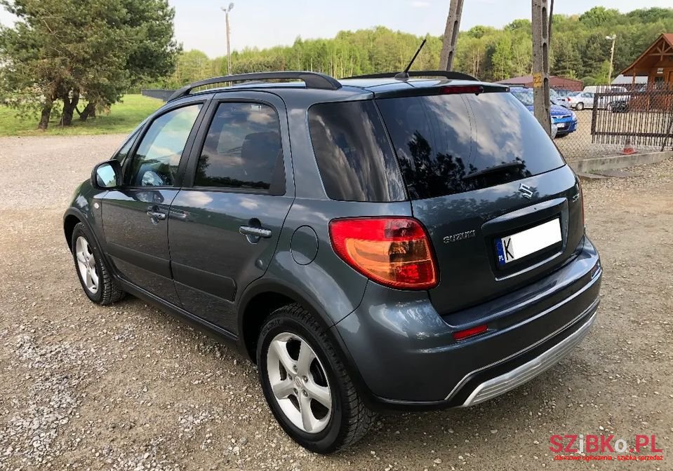 2009' Suzuki SX4 photo #2