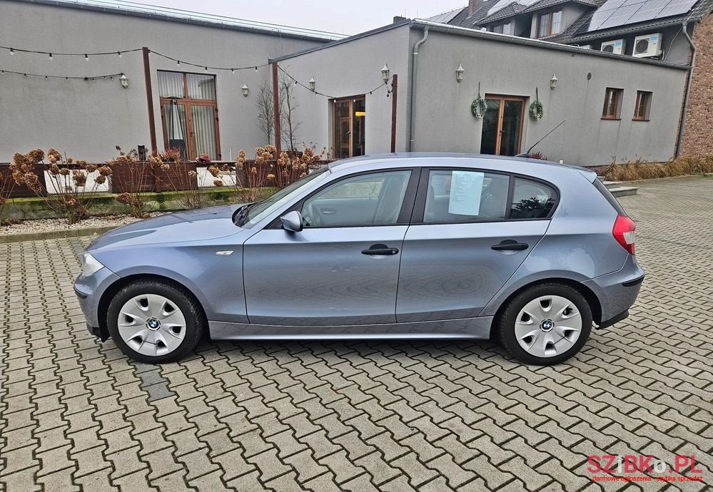 2006' BMW 1 Series photo #6