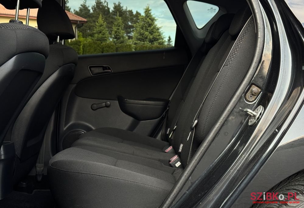 2011' Hyundai i30 photo #5