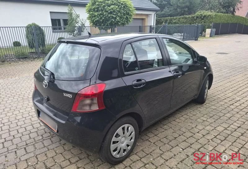 2007' Toyota Yaris 1.3 Luna A/C photo #3