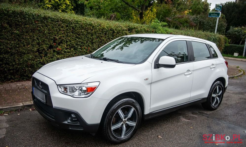 2012' Mitsubishi ASX photo #4