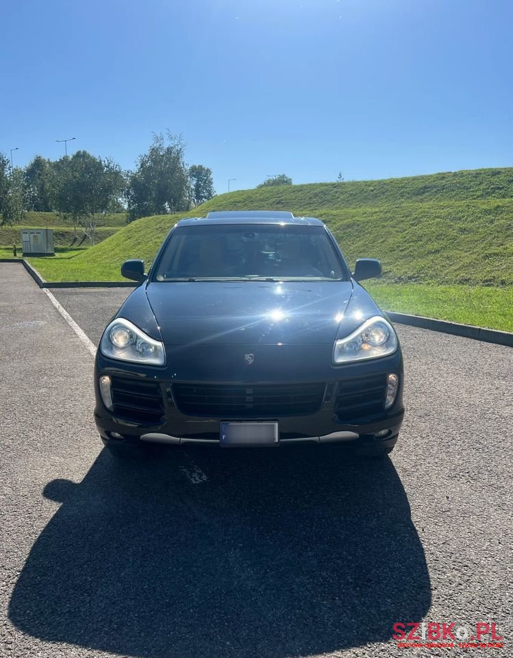 2009' Porsche Cayenne photo #2